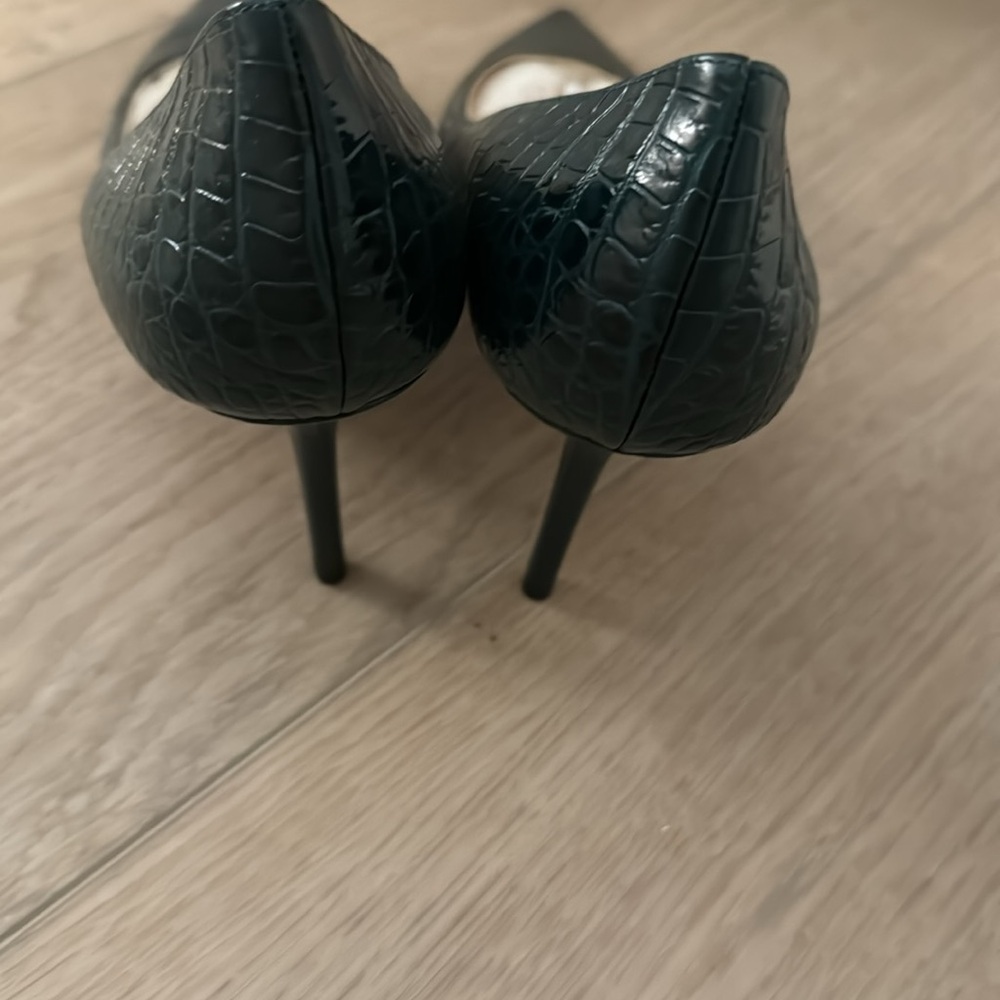 NEW never worn Jimmy Choo Green Croc Embossed Love Heels - Picture 5 of 6